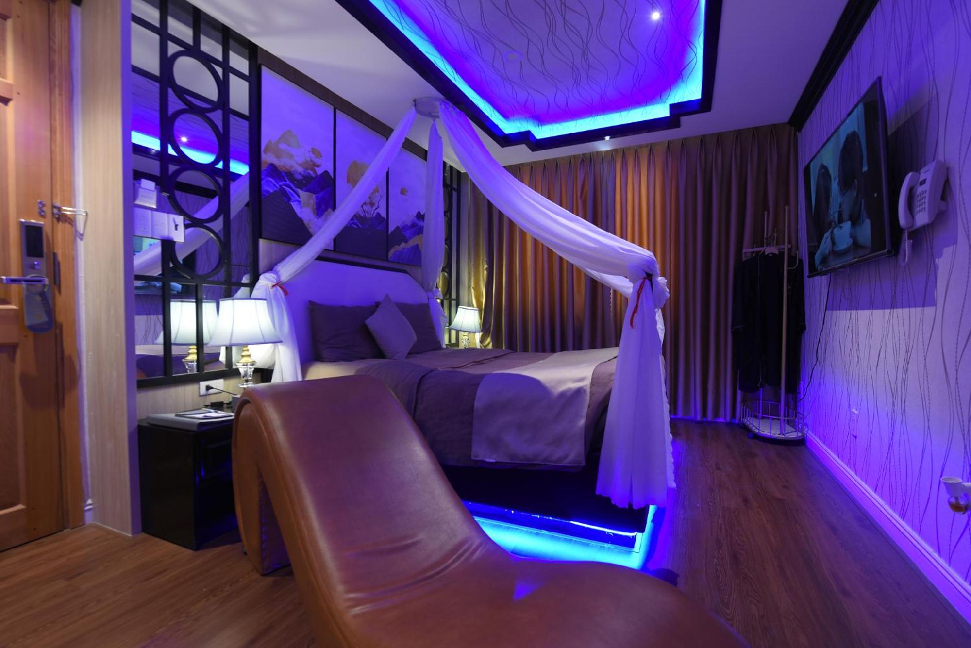 Hotel Chiic House 1 - Khach San Tinh Yeu Da Nang Esterno foto